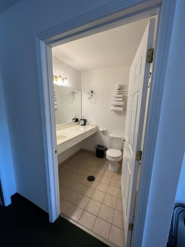 Red Bud Country Inn image 9