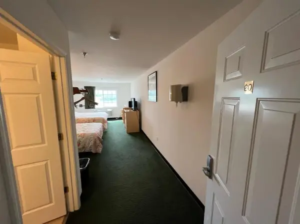 Red Bud Country Inn 8